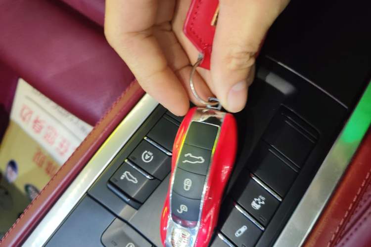 Used Porsche 718 2016 Cayman 2.0T
