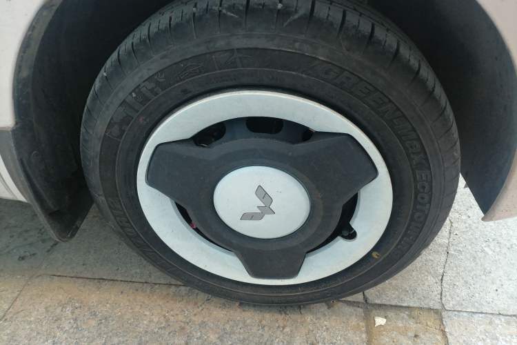 Used Wuling Hongguang MINIEV 2024 3rd Generation 215km Youth Edition Right Front Wheel Hub