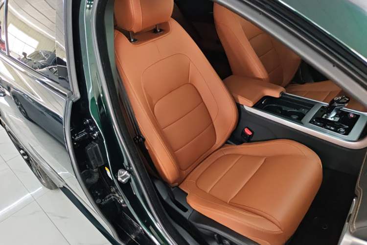 Used Jaguar XEL 2025 2.0T 250 PS R-DYNAMIC 90th Anniversary Edition