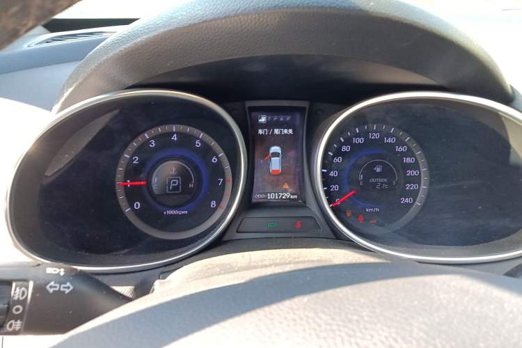 Used Hyundai Santa Fe 2013 2.4L Automatic Two-Wheel Drive Smart Version Instrument Cluster