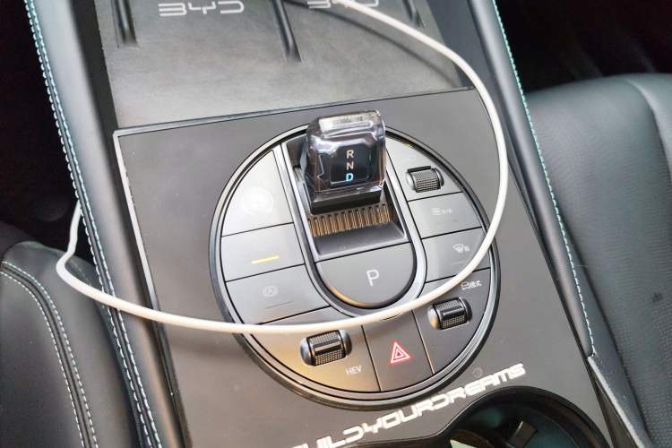 Used BYD Seal 06 New Energy 2024 DM-i 120KM Luxury Model Gear Lever