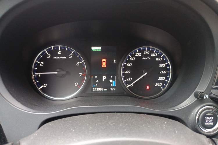 Used Mitsubishi Outlander 2014 2.4L 4x4 Deluxe Value Edition 5 Seats