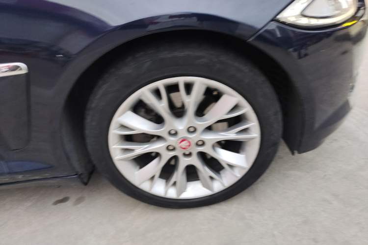 Used Jaguar XF 2015 XF 2.0T Luxury Edition
