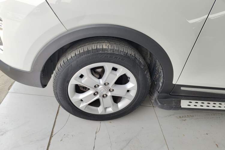 Used CHANGAN CS15 2016 1.5L Manual Luxury Edition Left Front Wheel Hub