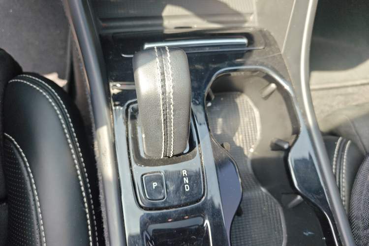 Used Volvo XC40 2020 T4 Four-Wheel Drive Smart & Sporty Edition Gear Lever