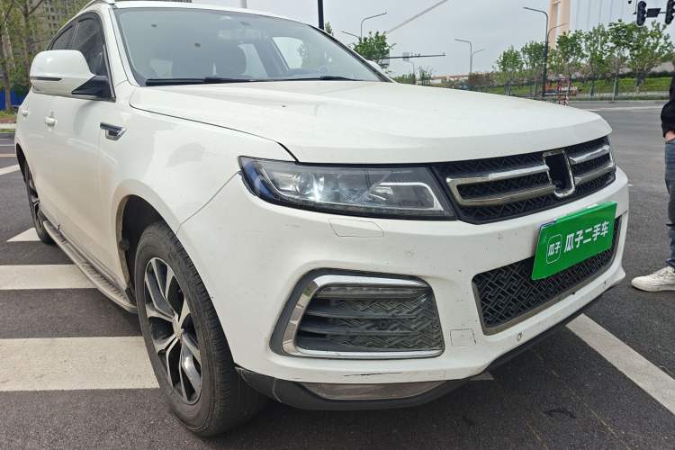 Used Zotye T600 2016 Sports Edition 1.5T Manual Luxury Model Front Right 45 Deg