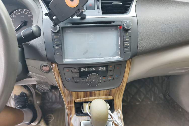 Used Nissan Sylphy 2014 1.6XV CVT Deluxe Edition
