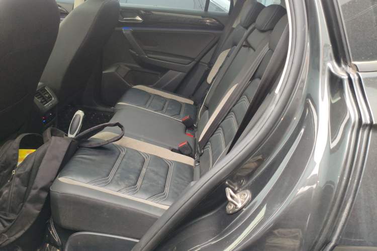 Used Volkswagen Tayron GTE Plug-in Hybrid 2022 1.4T Luxury Edition Left Rear Seat