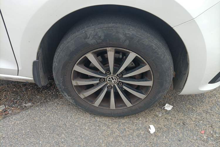 Used Volkswagen Santana 2021 1.5L Manual Fashion Edition Right Front Wheel Hub