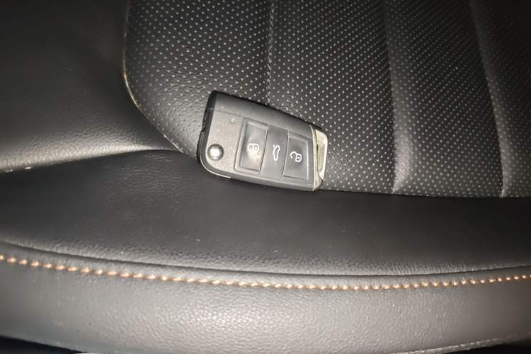 Used Volkswagen Golf Sportsvan 2016 230TSI Automatic Luxury Version
