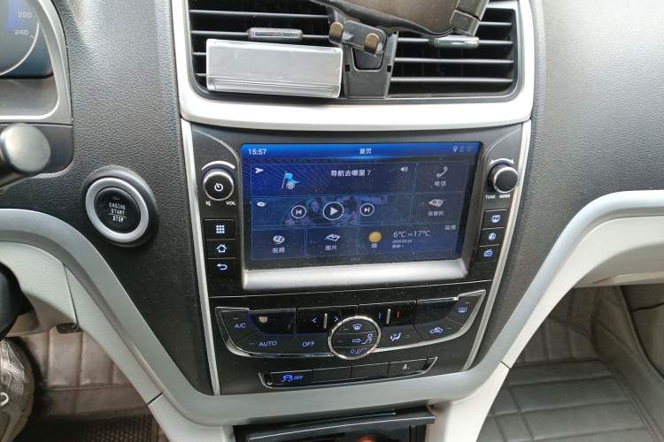 Used Geely Auto Emgrand 2016 Sedan 1.5L Manual Luxury Model Audio And AC Panel