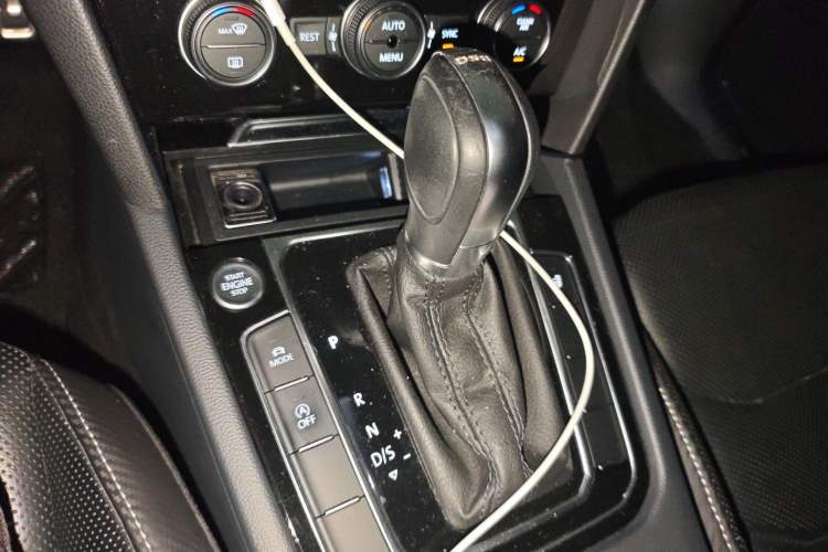 Used Volkswagen FAW-Volkswagen CC 2019 380TSI Glamour Edition China V Standard Gear Lever