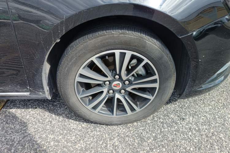 Used Roewe e950 2016 1.4T Executive Deluxe Edition Right Front Wheel Hub
