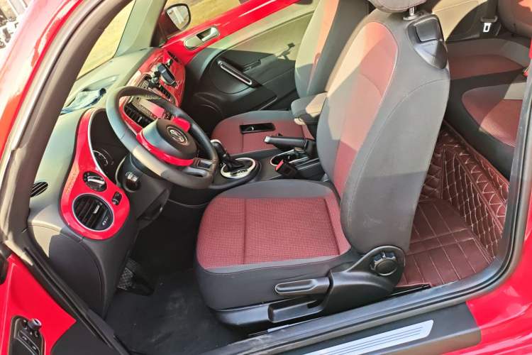 Used Volkswagen Beetle 2014 1.2TSI Fashion Edition Left Front Seat