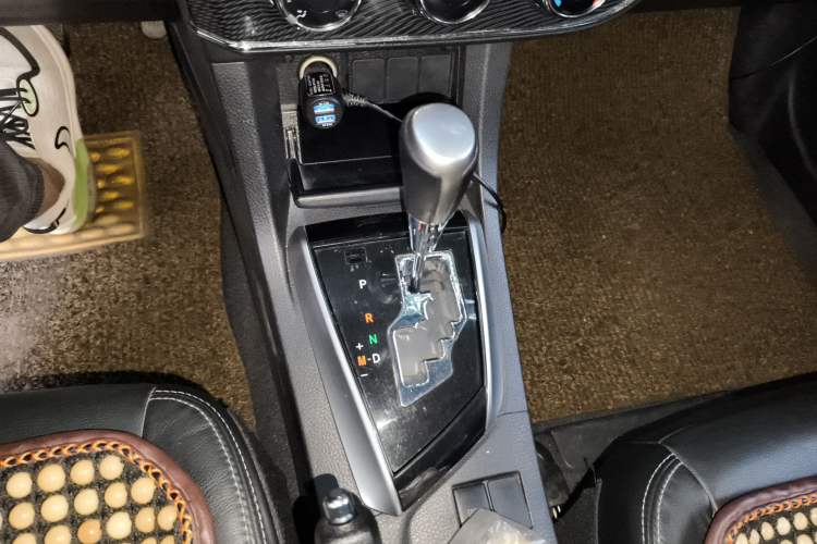 Used Toyota Corolla 2014 1.6L CVT GL-i Leather Edition Gear Lever