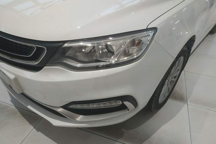 Used Geely Auto Vision 2019 Upgraded Model 1.5L Manual Luxury Version China VI Standard