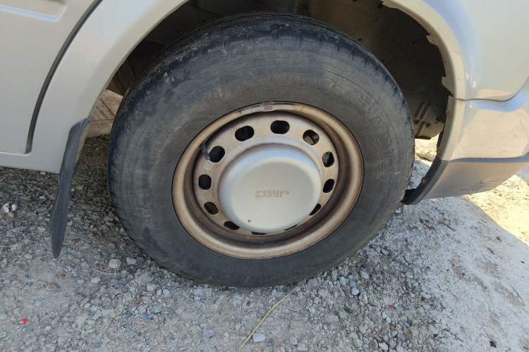 Used JMC Transit 2019 2.8T Commercial Version Short Wheelbase Mid-Roof 6-Seater China VI JX493