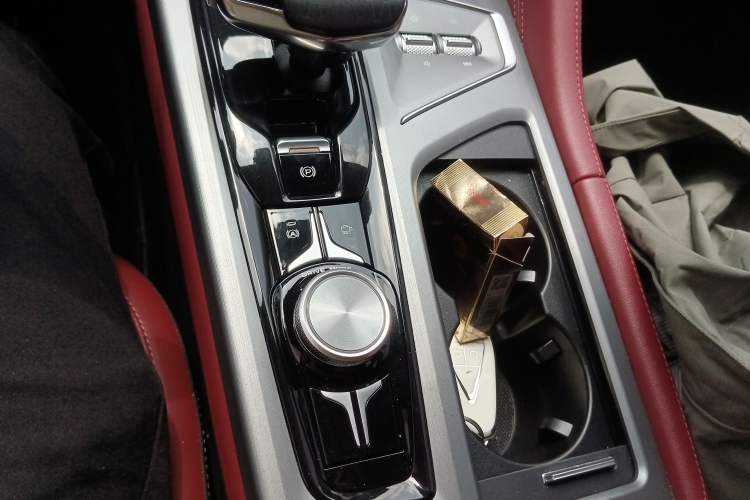 Used CHANGAN CS75 PLUS 2022 2.0T Automatic Pilot Version Gear Lever