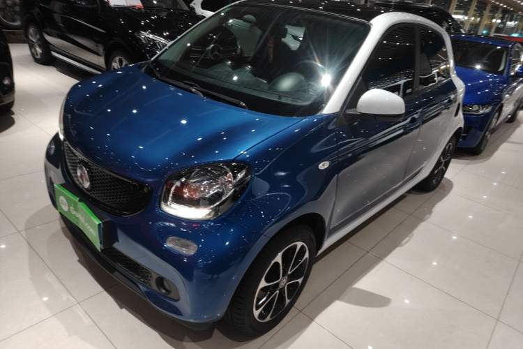 Used smart forfour 2016 1.0L 52 kW Passion Edition