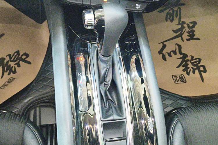 Used Honda Vezel 2020 1.5L CVT Pioneer Edition
