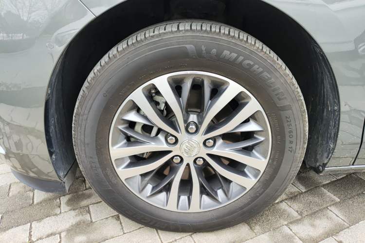 Used Buick GL8 2017 ES 28T Flagship Model China V Standard