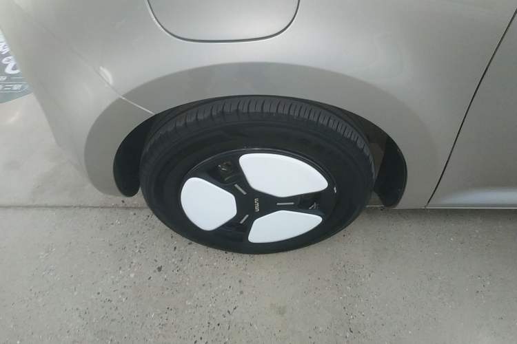 Used CHANGAN NEVO Lumin 2023 301km Honey Dew Edition
