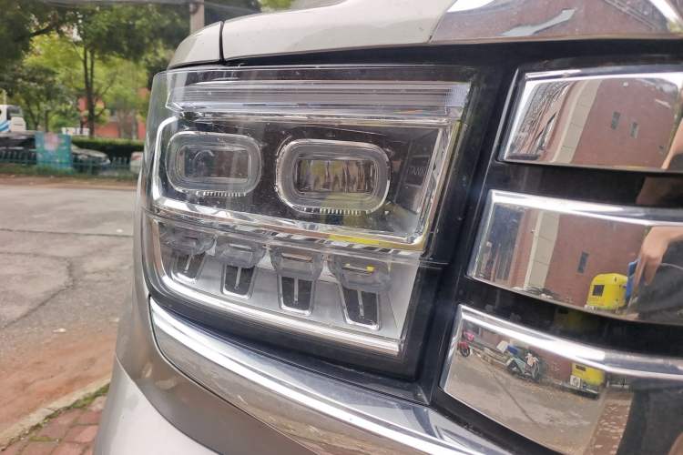 Used Tank 500 New Energy 2026 Model—Hi4-Z Smart Enjoyment Version Right Front Headlight