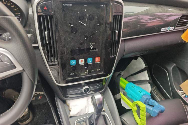 Used BYD Song MAX 2017 1.5T Automatic Smart Connect Elite 7-Seater Audio And AC Panel