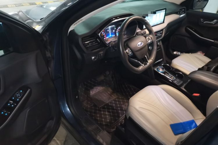 Used Ford Escape 2020 EcoBoost 245 Two-Wheel-Drive Titanium Edition Driver Seat