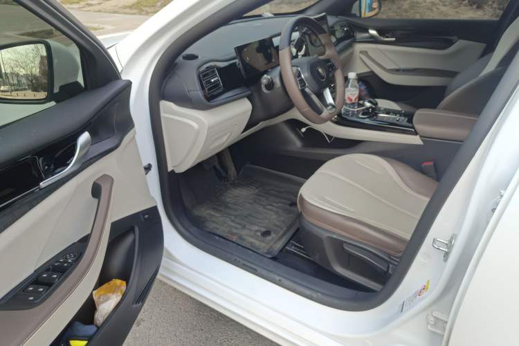 Used BYD Qin PLUS 2024 HONOR Edition DM-i 55KM Leading Model
