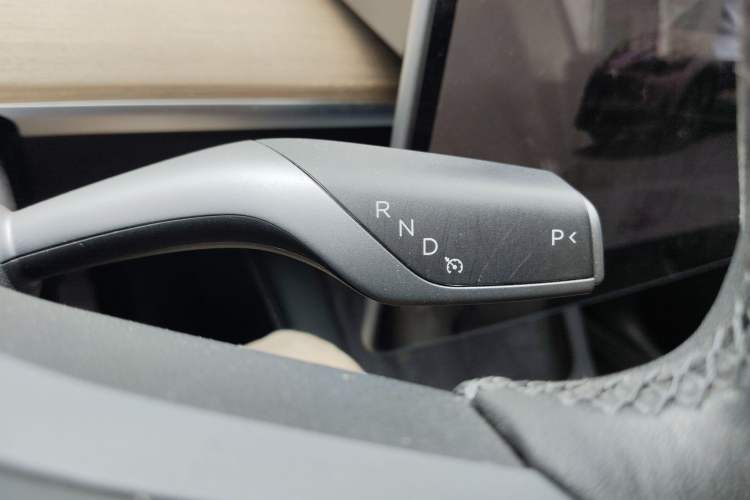 Used Tesla Model Y 2022 Rear-Wheel-Drive Version
