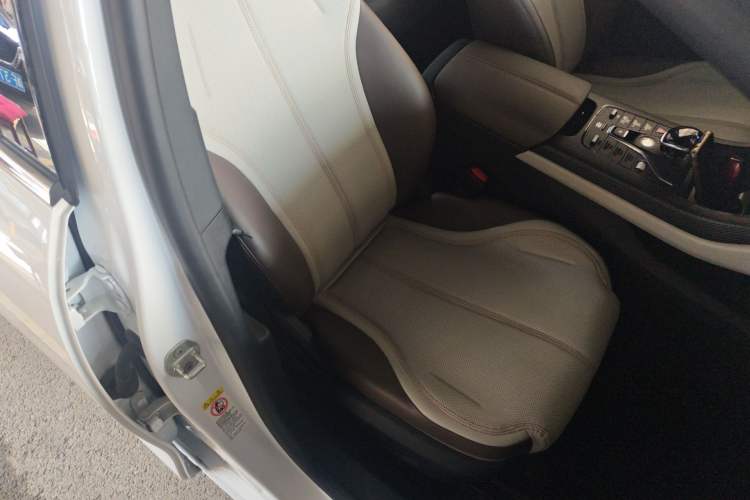 Used BYD Qin PLUS 2024 HONOR Edition DM-i 55KM Leading Model
