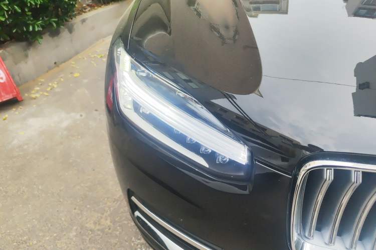 Used Volvo XC90 2024 B6 Zhiyi Luxury 7-Seater Right Front Headlight