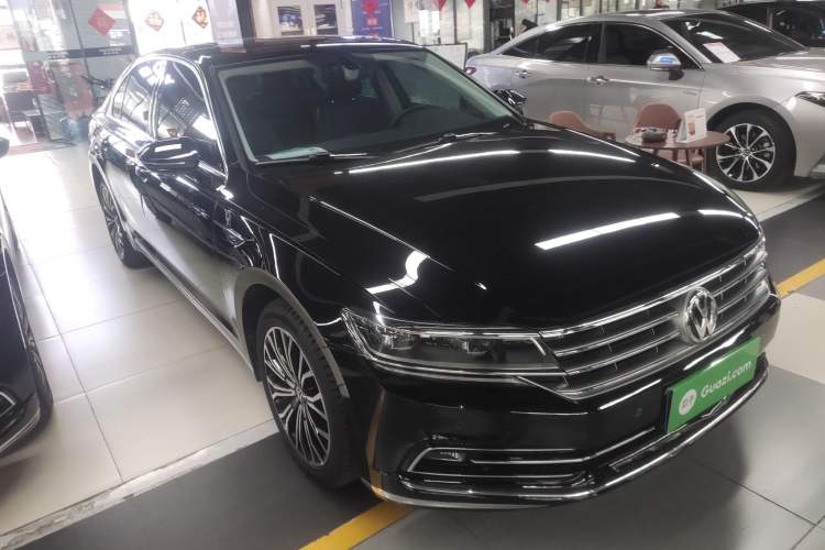 Used Volkswagen Phideon 2019 380TSI Two-Wheel Drive Business Edition China VI Standard Front Right 45 Deg