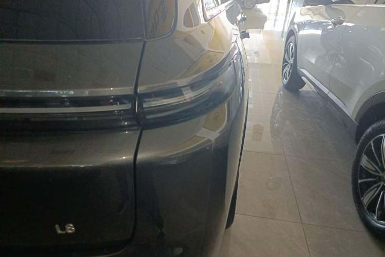 Used Li Auto L8 2023 Pro Model
