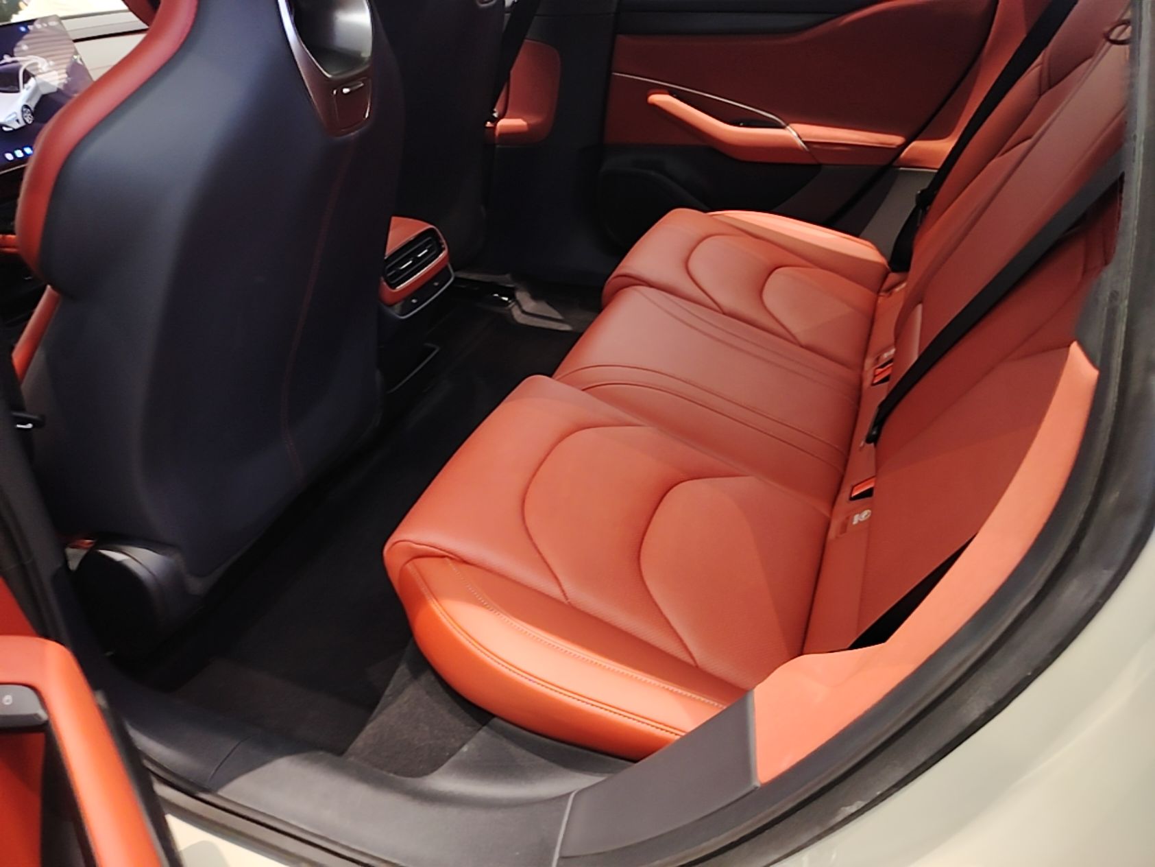 Xiaomi Auto SU7 2024 Rear-Drive Long-Range Intelligent Driving Version — снимка 20