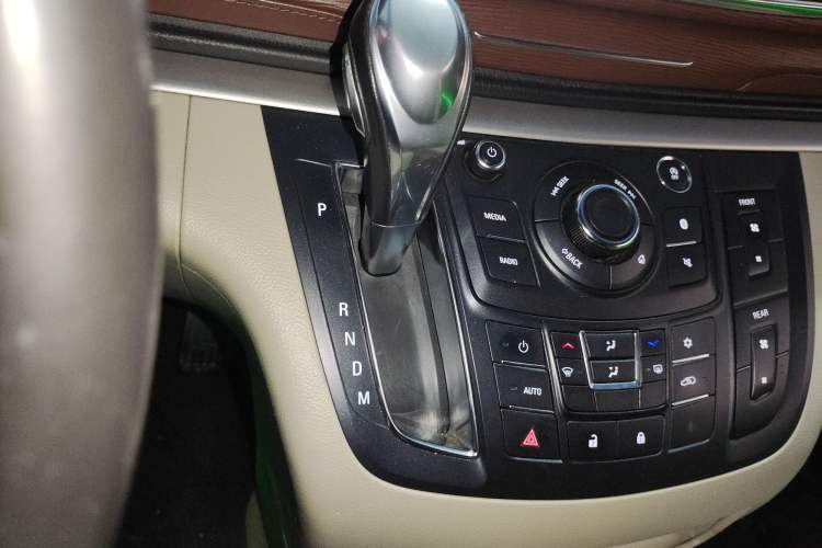 Used Buick GL8 2018 28T Luxury Model China VI Standard