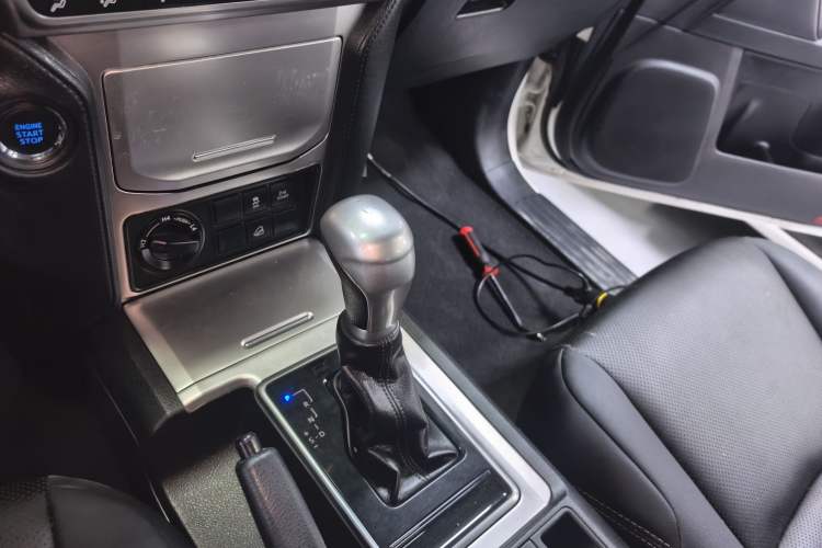 Used Toyota Prado 2018 3.5L Automatic SX Gear Lever
