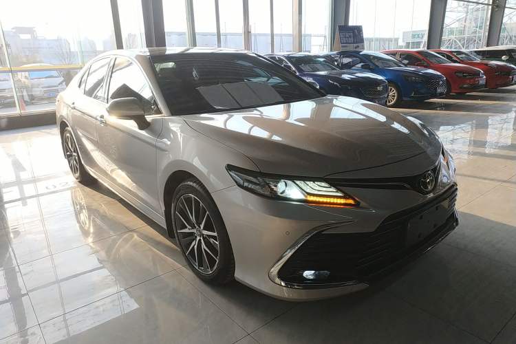 Used Toyota Camry 2021 2.5G Luxury Edition Front Right 45 Deg