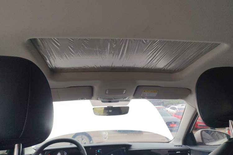 Used Roewe i5 2023 1.5L CVT Luxury Edition
