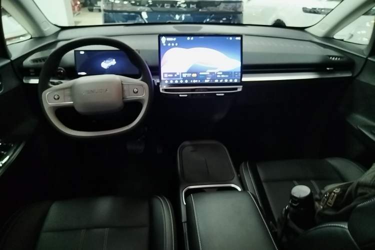 Used Venucia VX6 2025 Large Flat-Layout 520 Pro
