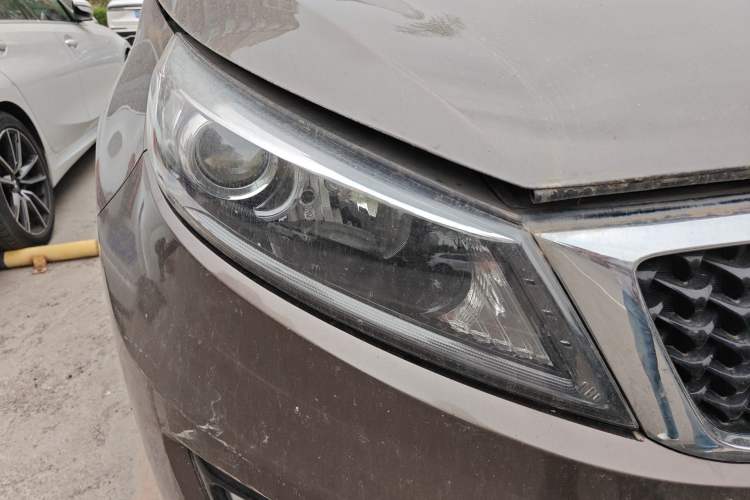 Used Kia Sportage R 2015 2.0L Manual Two-Wheel Drive GL Model Right Front Headlight