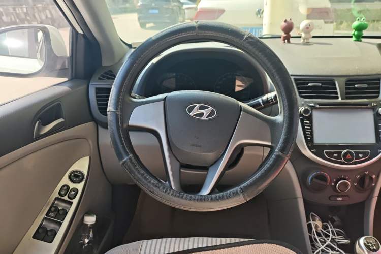 Used Hyundai Verna (older generation) 2014 1.4L Manual Smart GLS Trim
