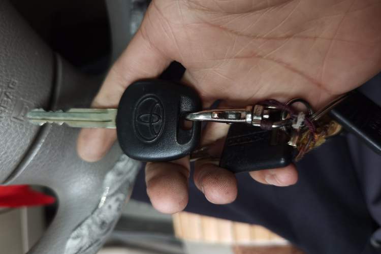 Used Toyota Corolla EX 2011 1.6L Automatic Classic Edition Vehicle Key