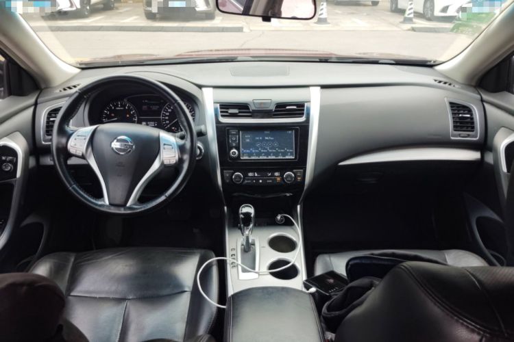 Used Nissan Teana 2016 Revised Version 2.0L XL Comfort Edition Center Console