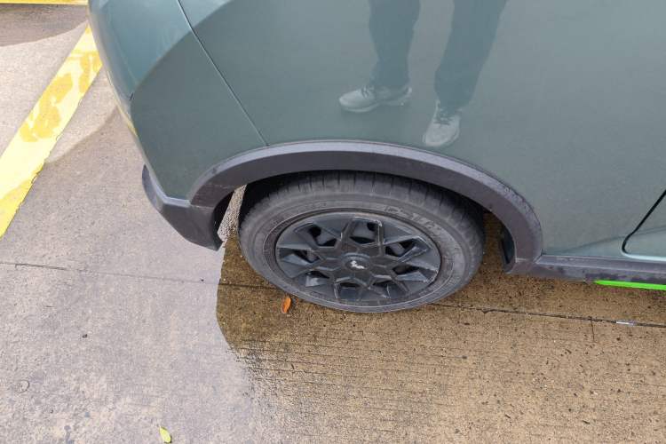 Used Wuling Hongguang MINIEV 2022 GAMEBOY 200km Gaming Edition with Lithium Iron Phosphate Right Rear Wheel Hub