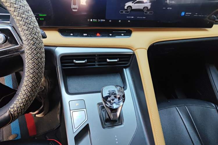 Used Roewe RX5 New Energy 2023 eRX5 Super Hybrid Prestige Edition Audio And AC Panel