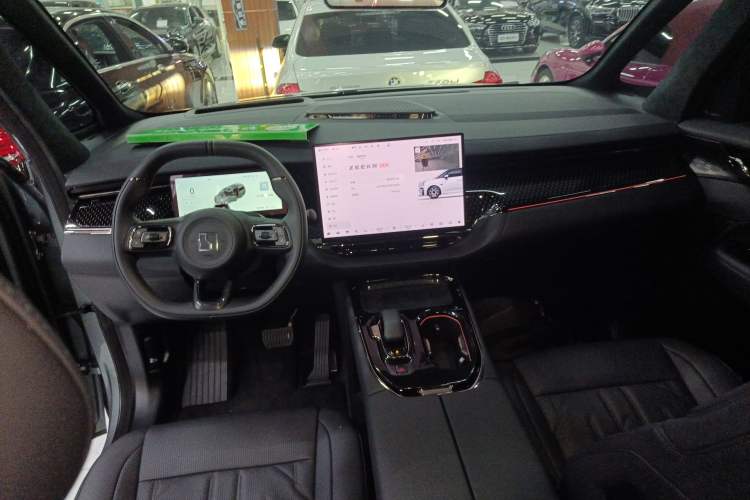 Used Zeekr 009 2024 Six-Seat Executive Version 4WD 108 kWh
