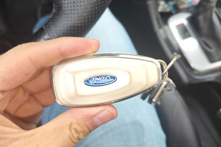 Used Ford Mondeo 2010 2.3L Luxury Version