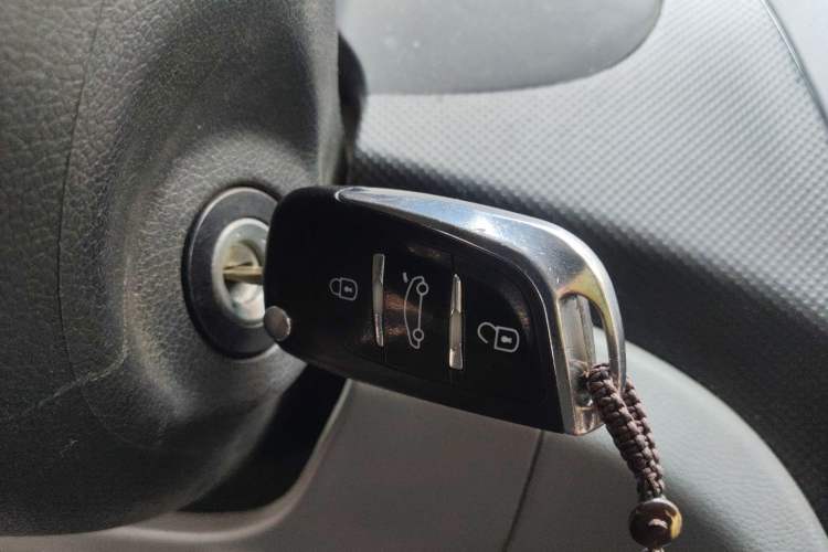 Used Hyundai Verna (older generation) 2014 1.4L Automatic Smart GLS Vehicle Key